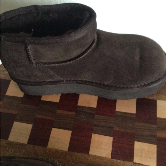 Bearpaw Shortie Chocolate Brown Cow Suede Wool Blend Ankle Gorpcore Boots 7 - Picture 5 of 12